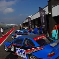 Od strachu z řízení k lásce k autům - závody