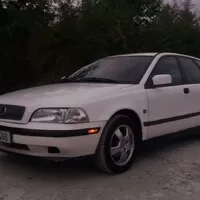 V40