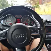 Audi R8 V8 R-tronic z rychlíku
