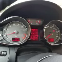 Audi R8 V8 R-tronic z rychlíku