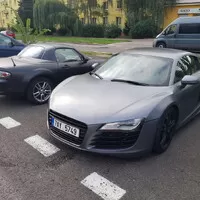 Audi R8 V8 R-tronic z rychlíku