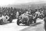 Startovní rošt v roce 1937, Nuvolari (18), Lang (8), v pozadí Antonio Brivio (20).