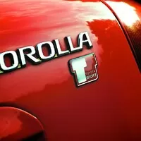 Raspbyho bývalky – část druhá: První vlastní auto (Toyota Corolla T-Sport)