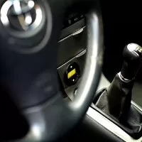 Raspbyho bývalky – část druhá: První vlastní auto (Toyota Corolla T-Sport)