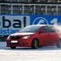 Raspbyho bývalky – část druhá: První vlastní auto (Toyota Corolla T-Sport)