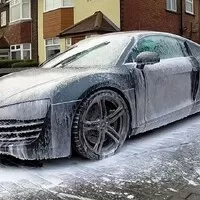 Proč muži myjí auta v dešti