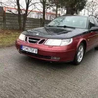 saab 9-5. Zda sa, ze tu som objavil povab ciernej kapoty.