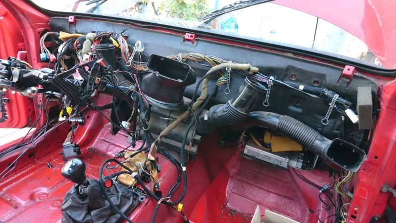 Cable management v plném proudu