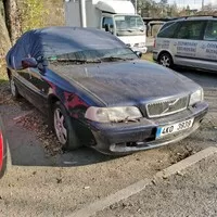 Bedna kytu se představuje