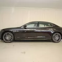 Maserati Quattroporte vs. Zlý nový svět