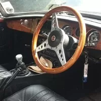 MG B, aneb ako spraviť za jeden deň z Red 1.8 → Green V8