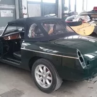 MG B, aneb ako spraviť za jeden deň z Red 1.8 → Green V8
