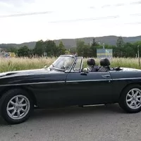MG B, aneb ako spraviť za jeden deň z Red 1.8 → Green V8