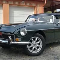 MG B, aneb ako spraviť za jeden deň z Red 1.8 → Green V8