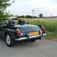 MG B, aneb ako spraviť za jeden deň z Red 1.8 → Green V8