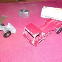 Hotwheels, sypač a Anglie, aneb neusnul jsem na vavřínech...