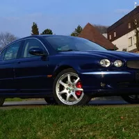 Z údržby limuzíny "chudého" studenta - Jaguar X-Type stále slouží