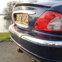 Z údržby limuzíny "chudého" studenta - Jaguar X-Type stále slouží