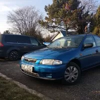 Mazda 323f sedan r. 1997 od novoty v jedné rodině...