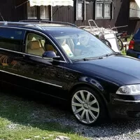 Passat umí vypadat i dobře (až na ty hrozný kola)