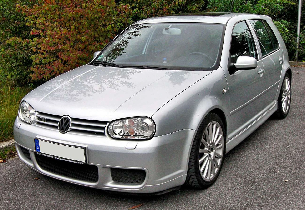 R32