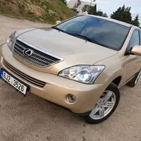 Lexus RX 400h – zdivočelý trolejbus