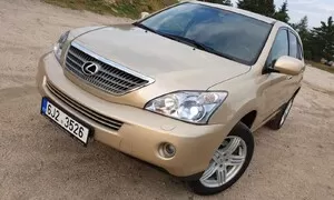 Lexus RX 400h – zdivočelý trolejbus