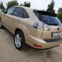 Lexus RX 400h – zdivočelý trolejbus