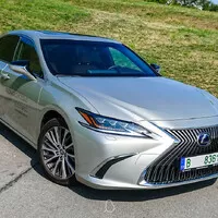 Lexus ES300h - uspěje předokolka?