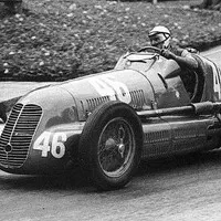 Nuvolari jedoucí s Maserati 4CL, 1946