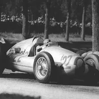 Nuvolari jezdil také s německými vozy Auto Union, zde typ D, Monza 1938