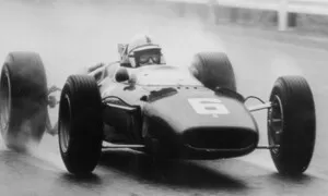 John Surtees – příběh o obojživelníkovi na kolech