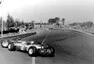 Lorenzo Bandini naráží do Grahama Hilla, GP Mexiko 1964
