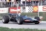 Surtees jedoucí na BRM P139, GP Itálie,  Monza 1969