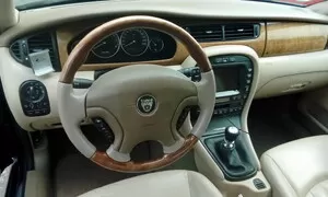 Jaguar X-Type: Co se za rok povedlo ?