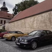 V dobré společnosti.