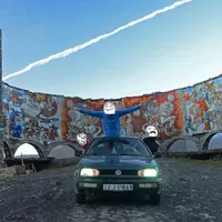 Letem světem cizím autem