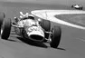 Clarkův asymetrický Lotus 38 během Indianapolis 500, 1965.