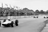 Jim Clark s Lotusem 33 během GP Británie, 1965.