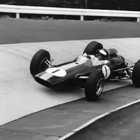 Jim Clark si jede pro druhý mistrovský titul, Nürburgring, 1965.