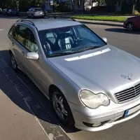 Jaký je Mercedes-Benz C32 AMG?