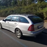 Jaký je Mercedes-Benz C32 AMG?