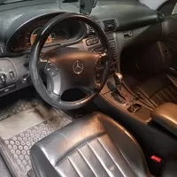 Jaký je Mercedes-Benz C32 AMG?