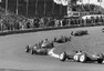 Graham Hill v závěsu za Jimem Clarkem, Velká cena Holandska, 1962.