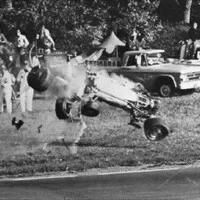 Hrozivě vypadající nehoda Grahama Hilla ve Watkins Glen, 1969.
