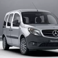 Hvězdou přes p**u, aneb kterak Mercedes na dubových ratolestech usnul.