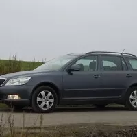 10 let, 234 aut, 397 článků...