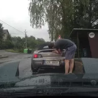 10 let, 234 aut, 397 článků...