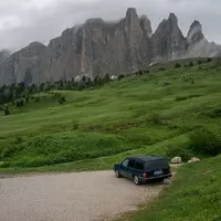 Passo Sella po noční bouřce