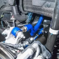 Nainštalované ramená - detail horného (zadný odklon na Type R)